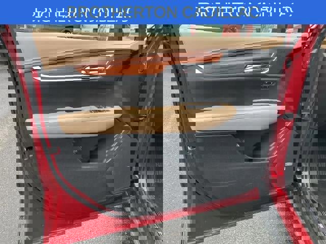 Used 2019 Cadillac XT5 Platinum AWD/4WD image 19