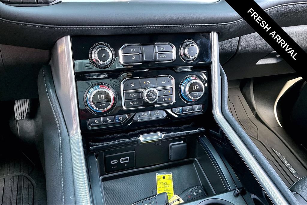 Used 2024 GMC Yukon Denali AWD/4WD image 16