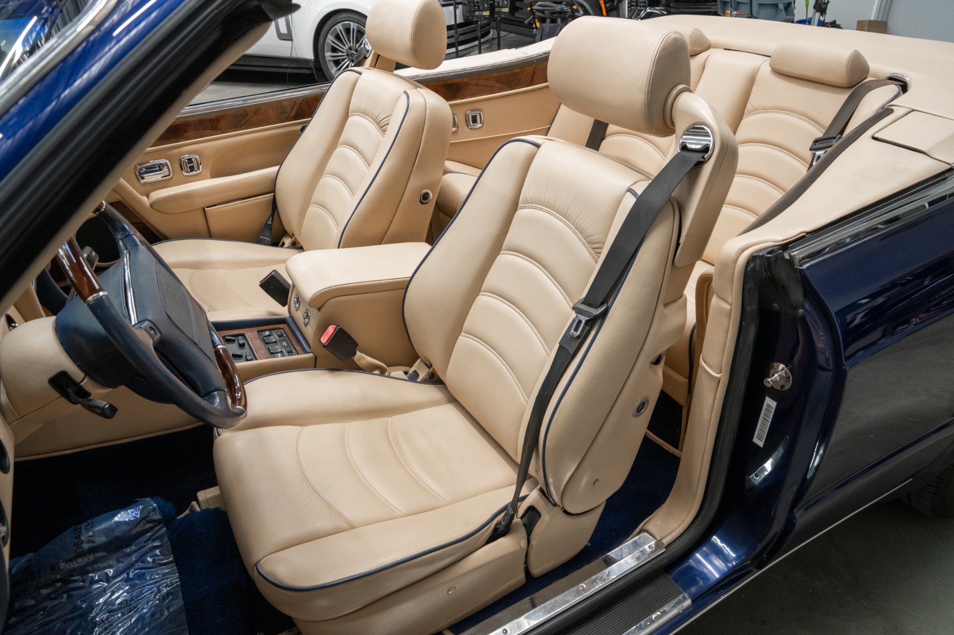 Used 1999 Bentley Azure Mulliner RWD image 22