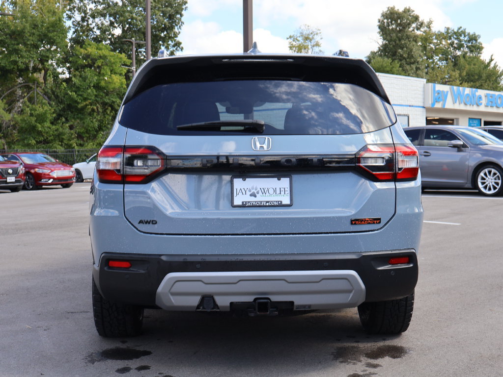 Certified 2025 Honda Pilot TrailSport image 6