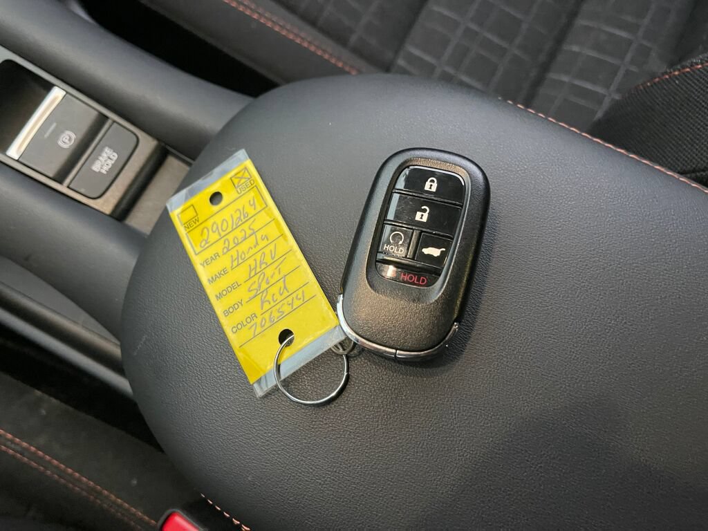 Certified 2025 Honda HR-V Sport image 4
