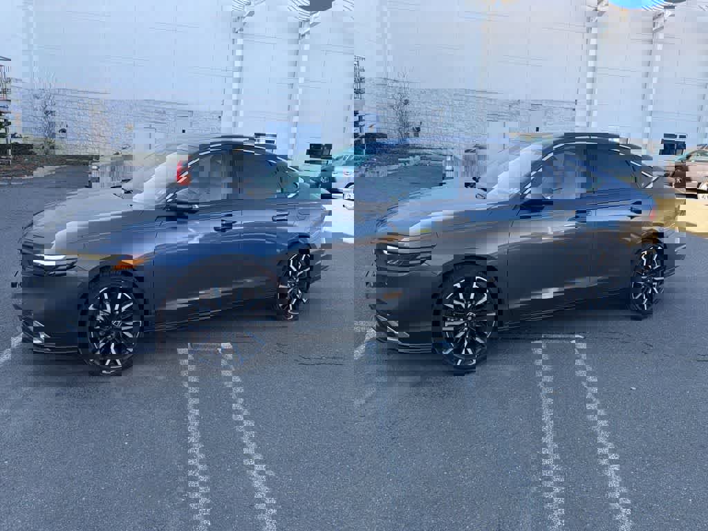 Used 2024 Honda Accord Touring image 4