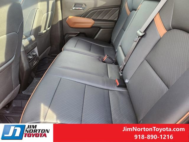 Used 2025 GMC Canyon AT4 w/ Technology Plus Package image 30