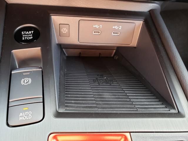 New 2026 Nissan Kicks SR w/ Cold Weather Package image 17