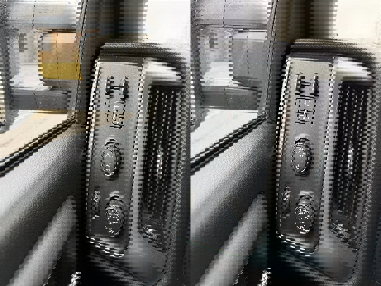 Used 2018 Chevrolet Silverado 2500 LT w/ LT Convenience Package image 19