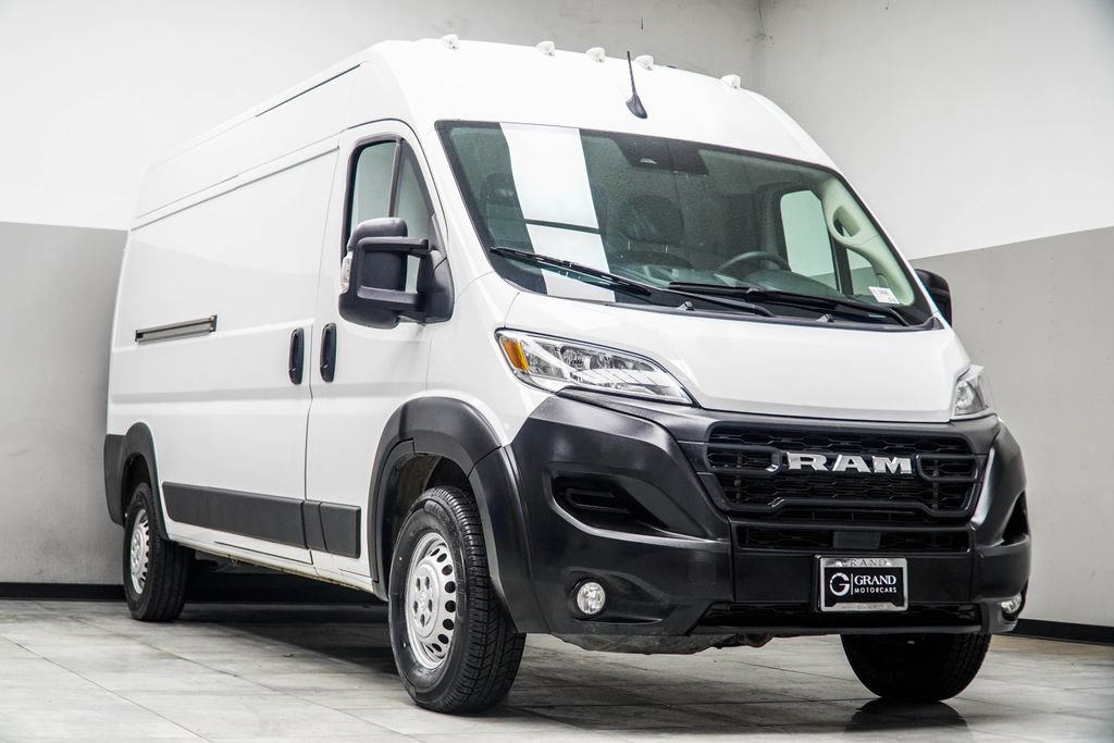 Used 2024 RAM ProMaster 2500 w/ Convenience Group FWD image 4