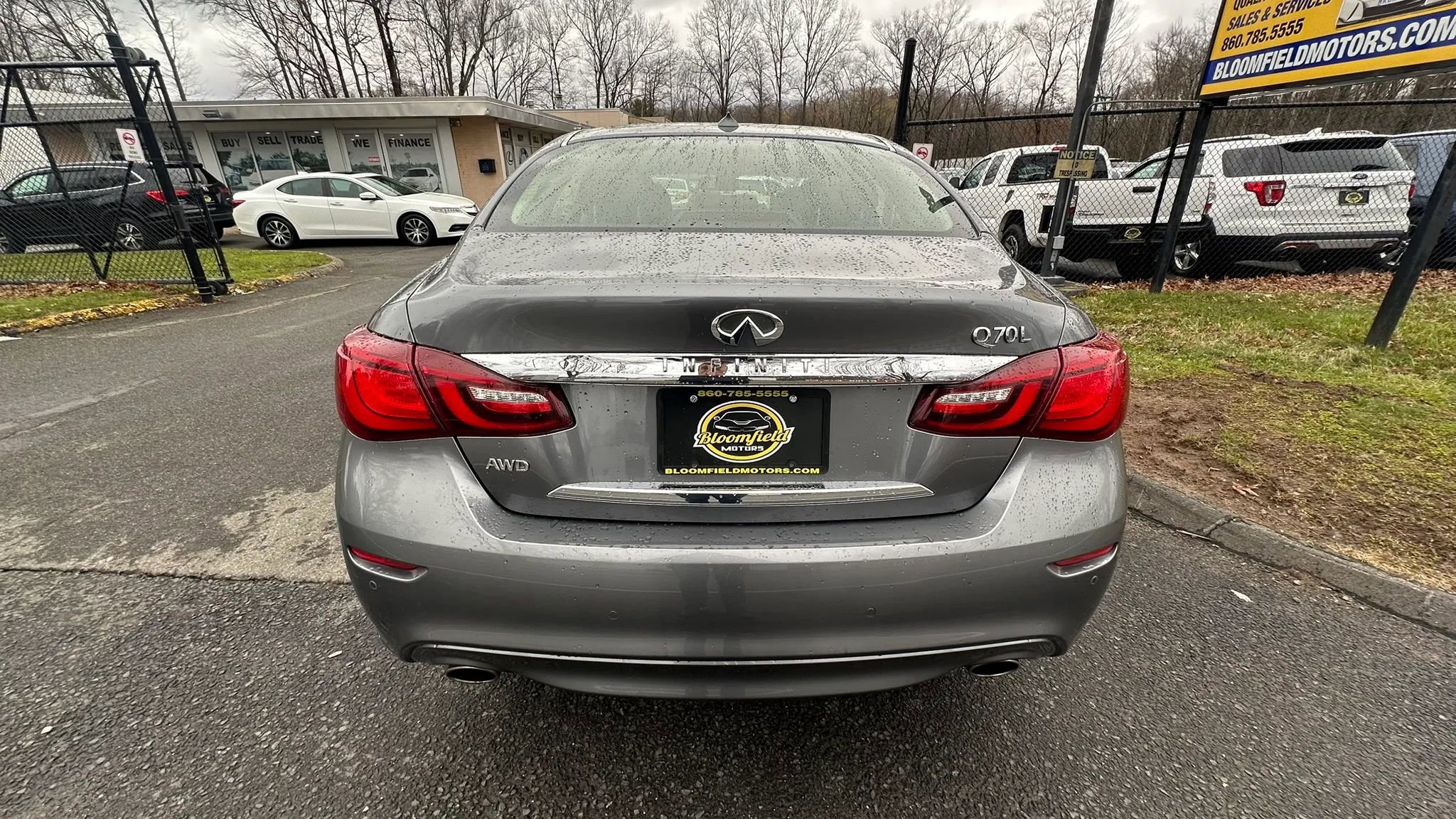 Used 2017 INFINITI Q70 L 3.7 AWD/4WD image 6