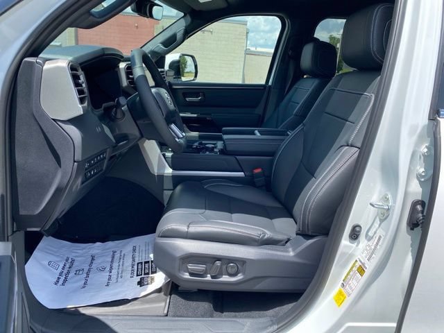 New 2026 Toyota Tundra Limited AWD/4WD image 16