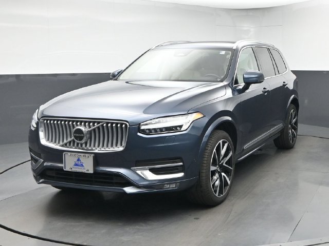 Used 2025 Volvo XC90 B5 Plus w/ Protection Package Premier AWD/4WD image 3