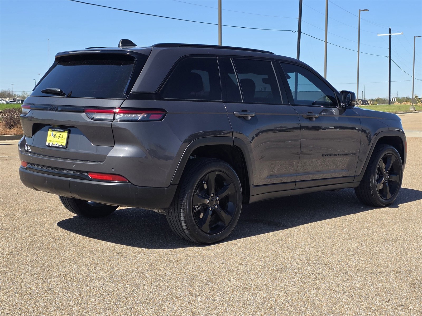 Used 2024 Jeep Grand Cherokee Altitude image 7