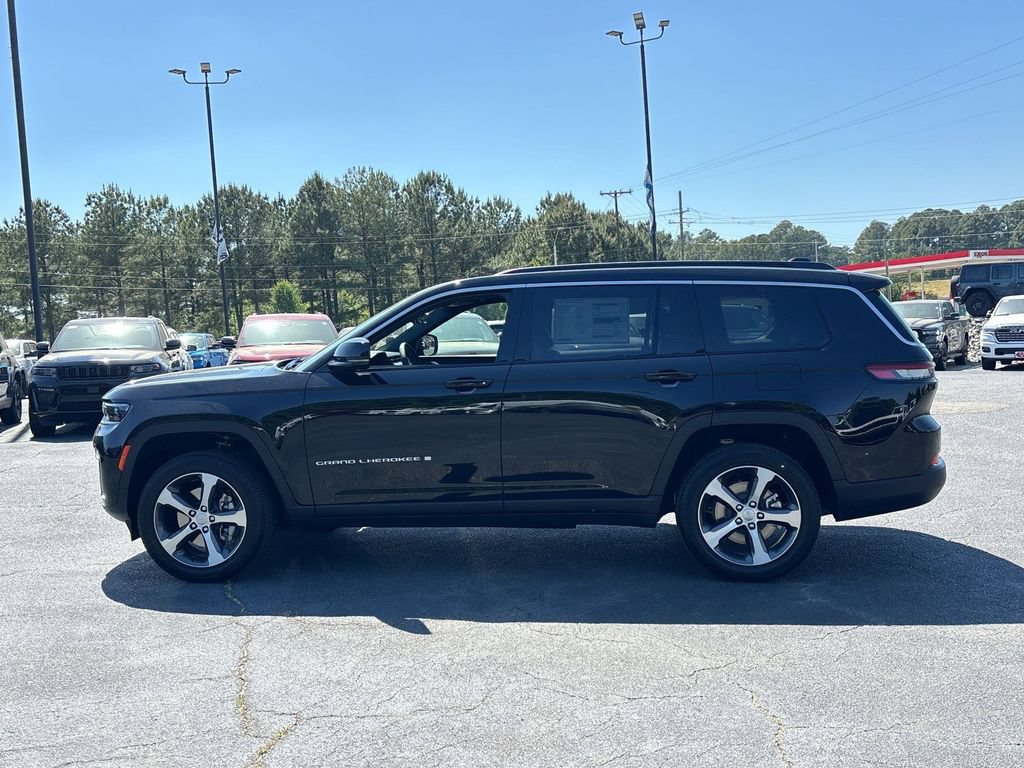New 2026 Jeep Grand Cherokee L Limited w/ Luxury Tech Group II AWD/4WD image 6