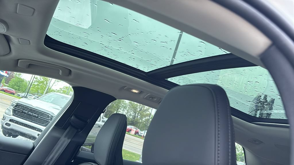 New 2026 Volvo XC60 B5 Plus AWD/4WD image 10