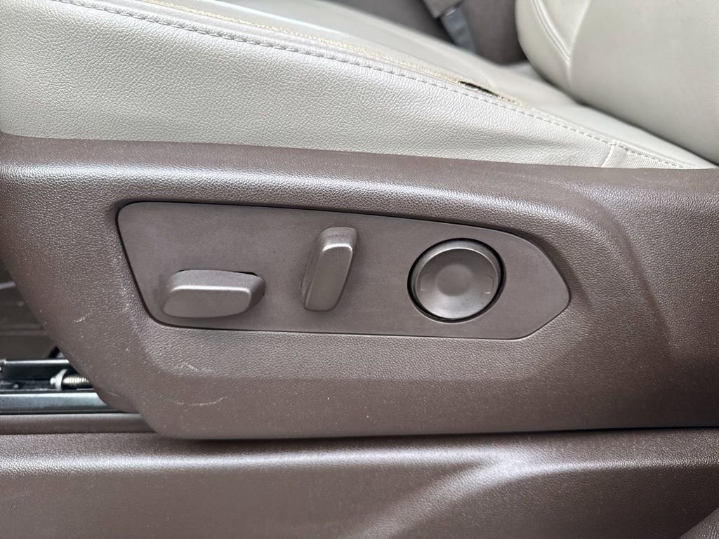 Used 2021 Chevrolet Tahoe Z71 w/ Z71 Signature Package AWD/4WD image 11