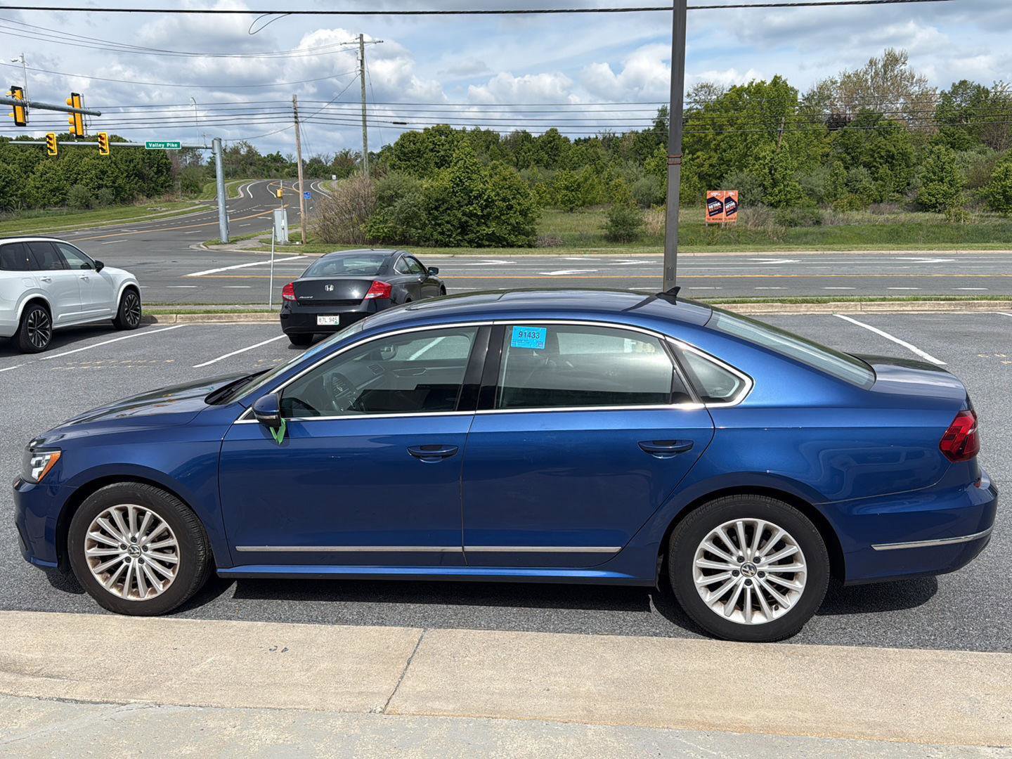 Used 2017 Volkswagen Passat 1.8T SE FWD image 3