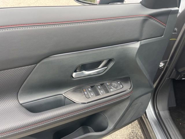 New 2026 Nissan Kicks SR image 6