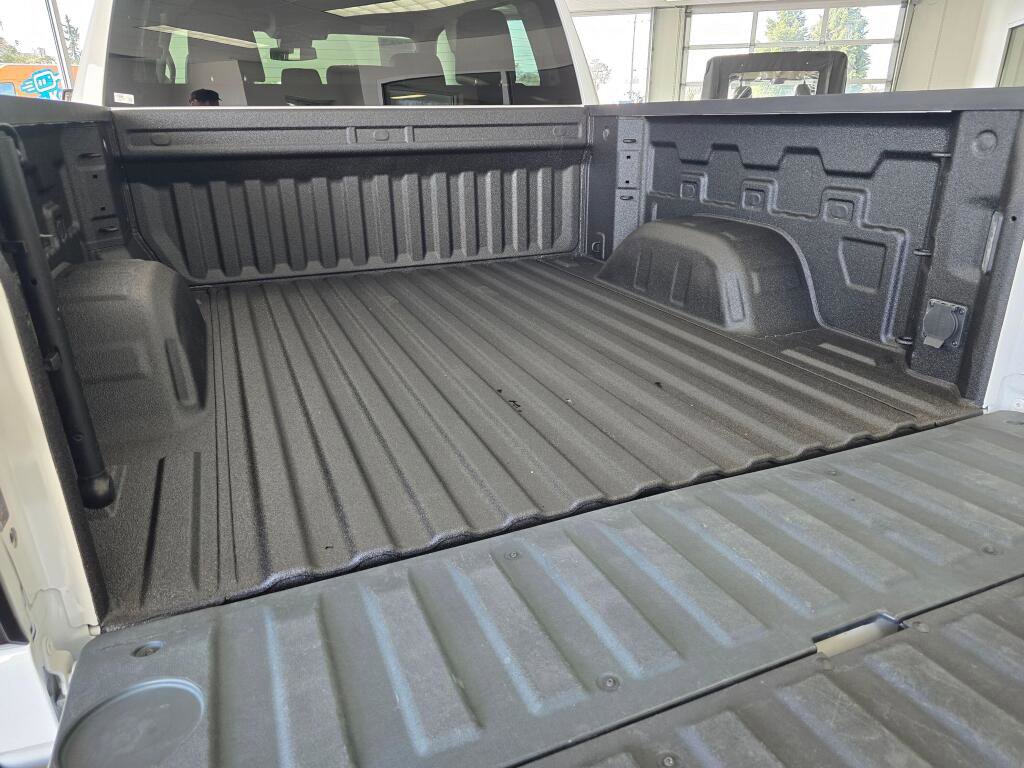 Used 2025 GMC Sierra 1500 SLT image 16