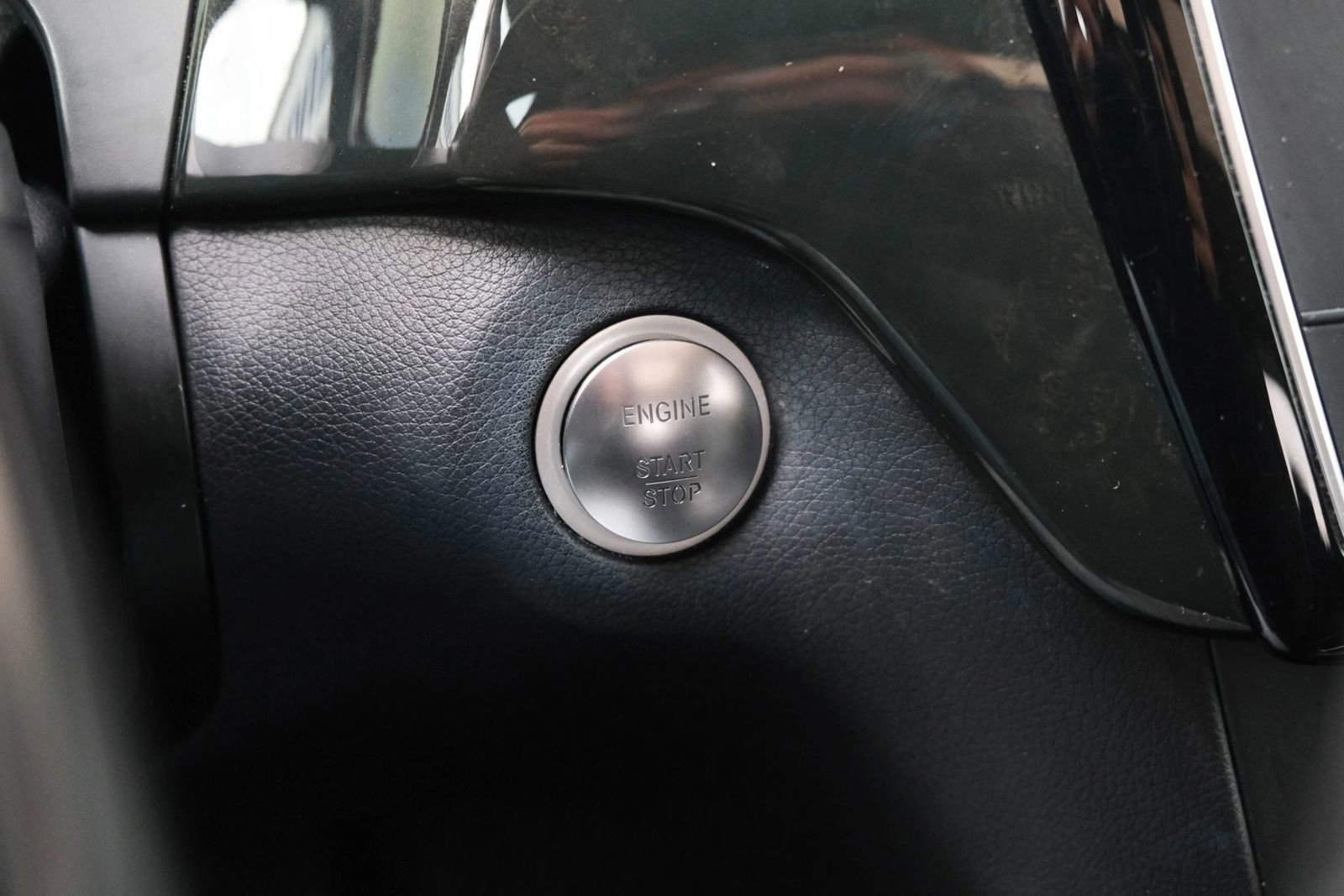 Used 2018 Mercedes-Benz GLS 550 GLS 550 4MATIC Sport Utility 4 w/ Driver Assistance Package image 39