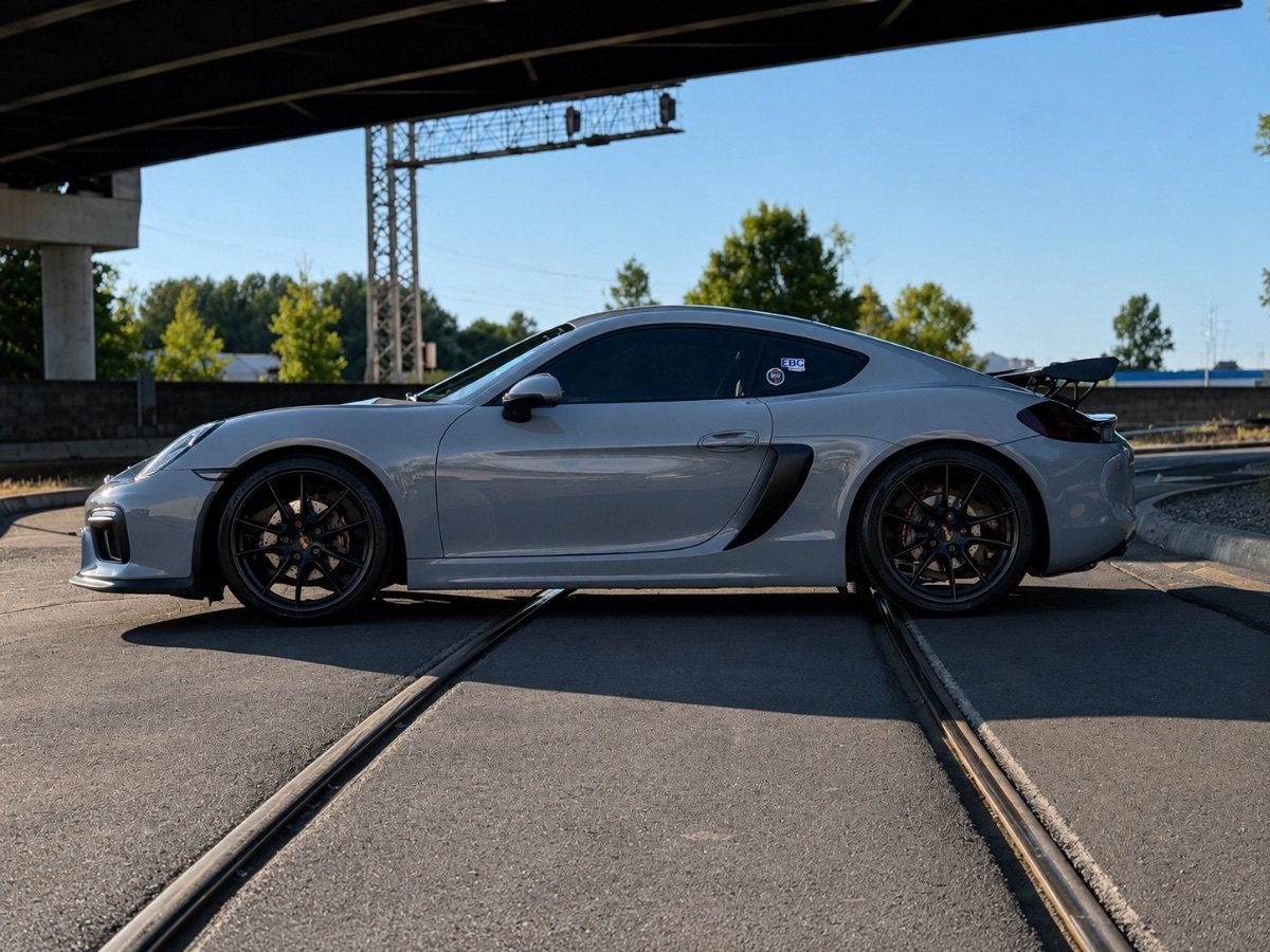 Used 2015 Porsche Cayman RWD image 7