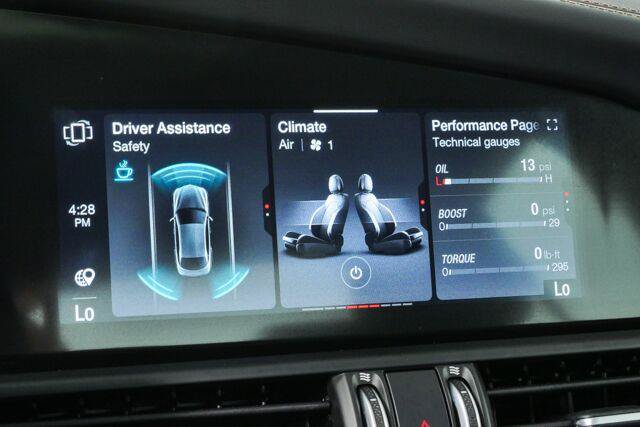 Used 2025 Alfa Romeo Giulia w/ Driving Assist Package RWD image 17