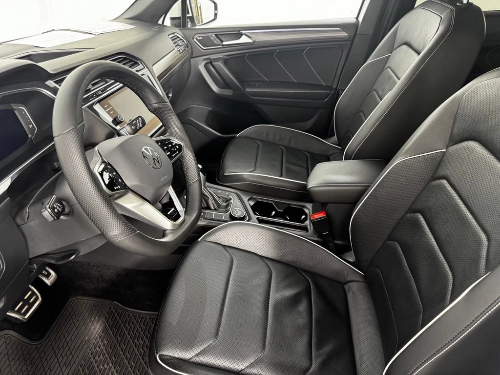 Used 2022 Volkswagen Tiguan SEL R-Line AWD/4WD image 14