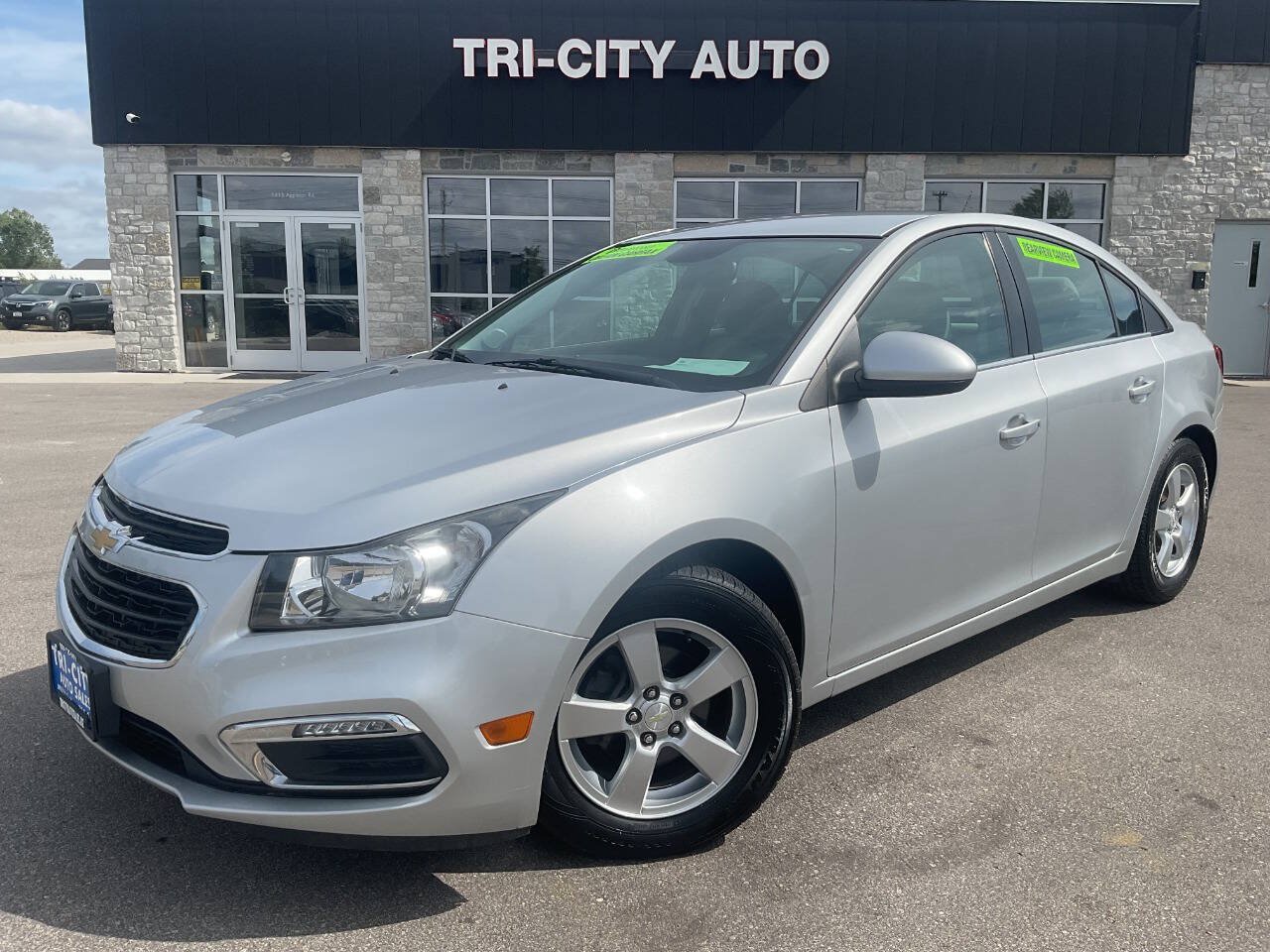Used 2016 Chevrolet Cruze LT FWD image 1