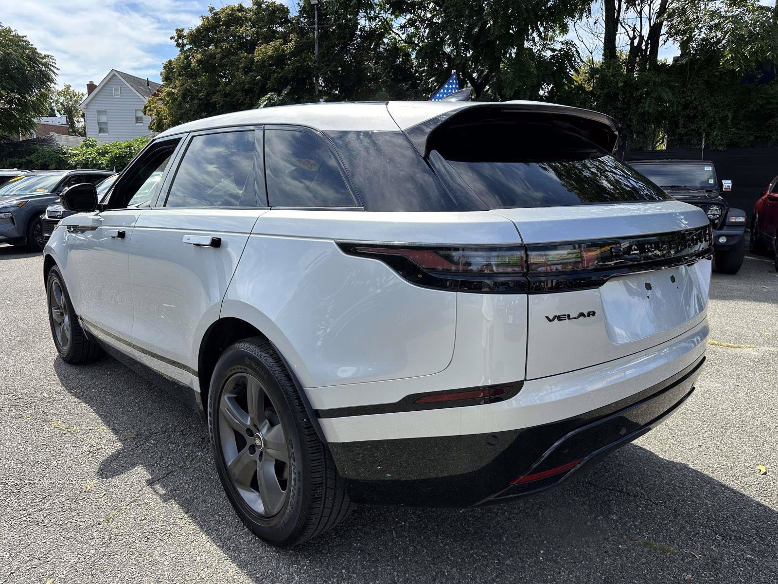 Used 2025 Land Rover Range Rover Velar Dynamic SE AWD/4WD image 5