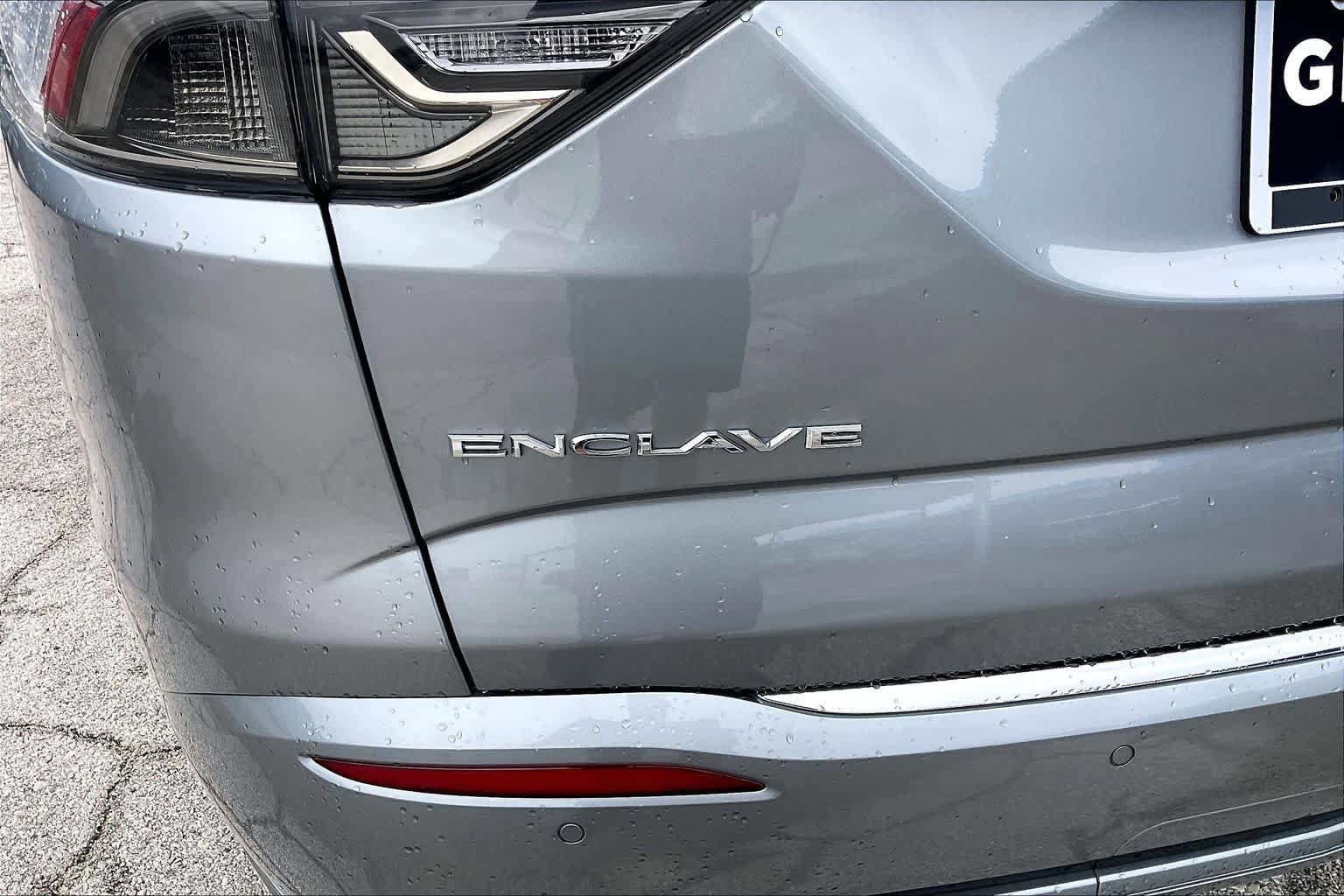 Used 2024 Buick Enclave Avenir w/ Avenir Technology Package FWD image 32