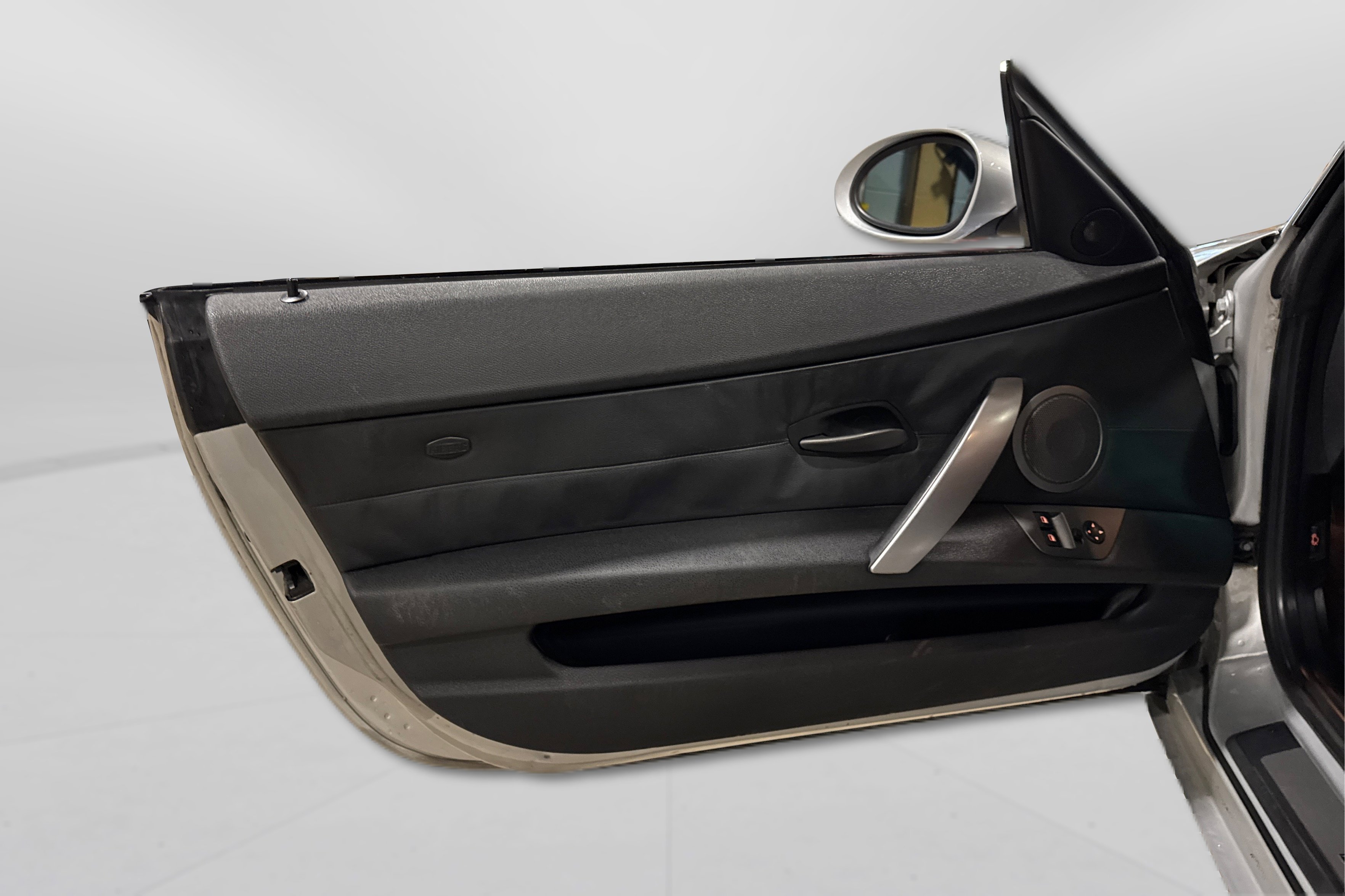 Used 2003 BMW Z4 2.5i image 15