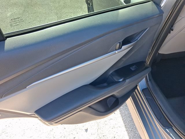 Used 2026 Toyota Camry SE w/ Multimedia Upgrade Package FWD image 9