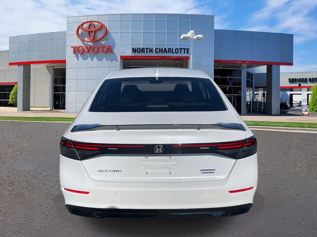 Used 2024 Honda Accord Touring image 9