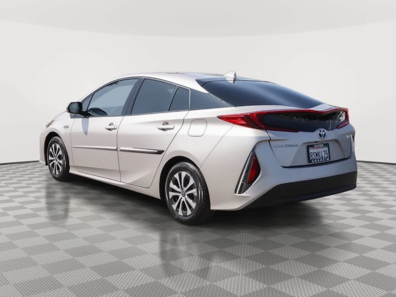 Used 2020 Toyota Prius Prime LE FWD image 9