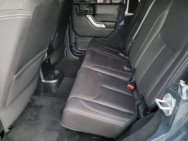 Used 2017 Jeep Wrangler Unlimited Rubicon image 15