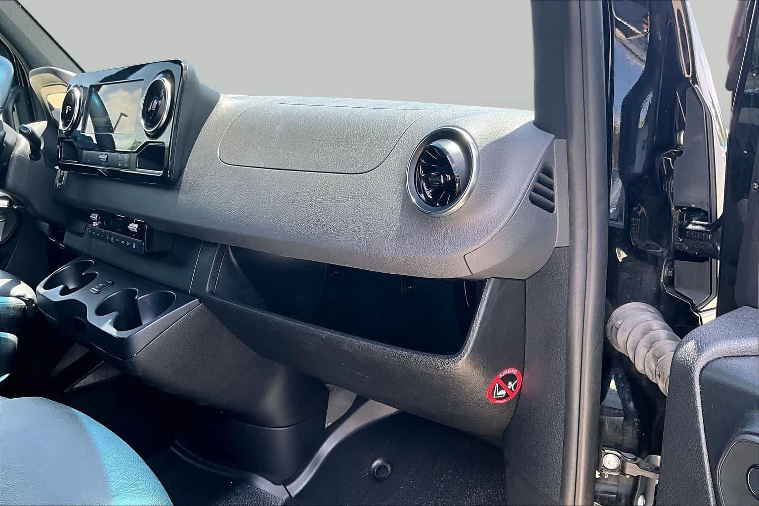 Used 2024 Mercedes-Benz Sprinter 2500 image 18