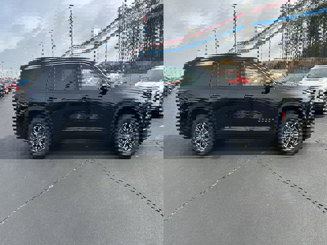 New 2025 Chevrolet Traverse LT w/ Enhanced Driving Package image 9