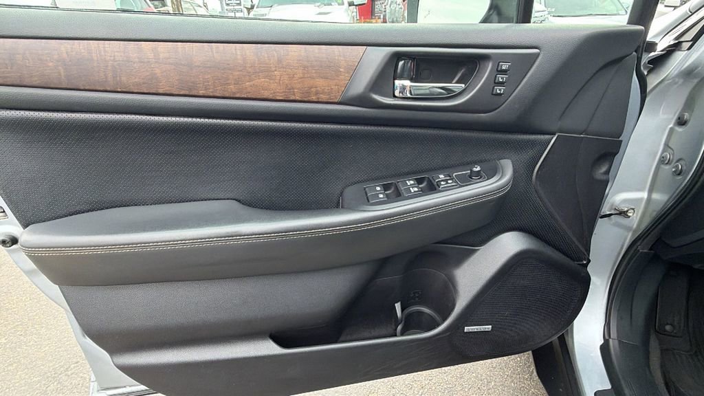 Used 2016 Subaru Outback 3.6R Limited image 19