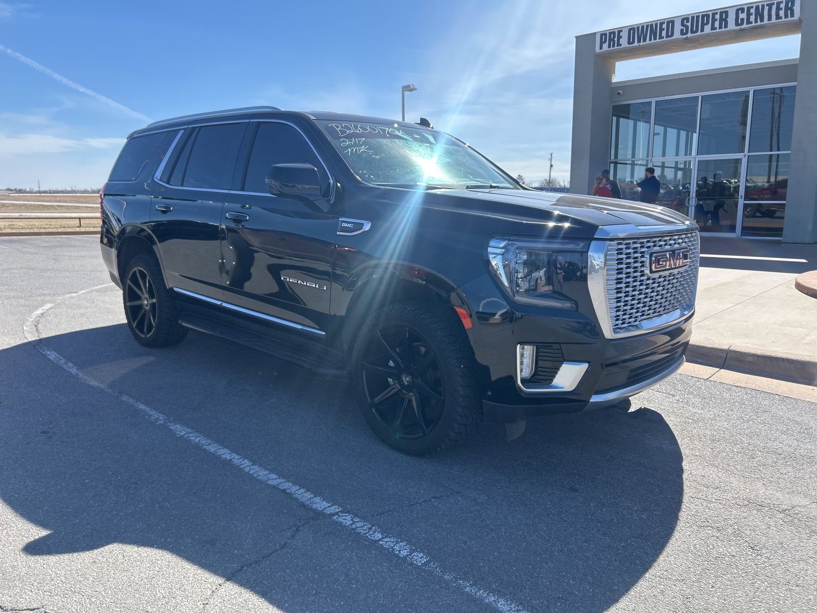 Used 2024 GMC Yukon Denali w/ Advanced Technology Package image 3