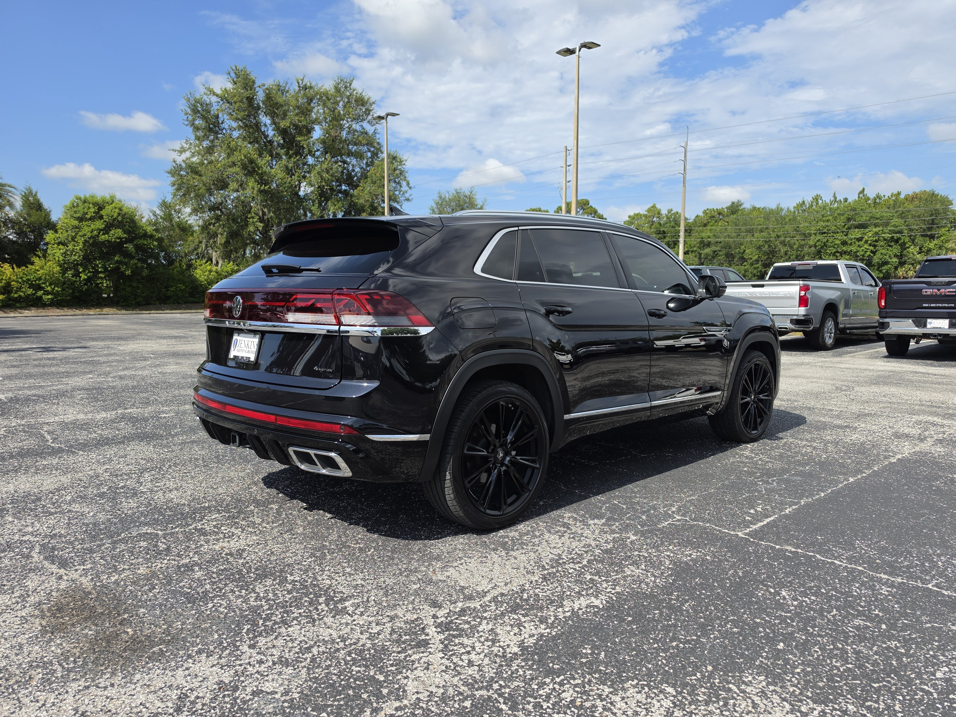 Used 2024 Volkswagen Atlas Cross Sport SEL Premium R-Line AWD/4WD image 5