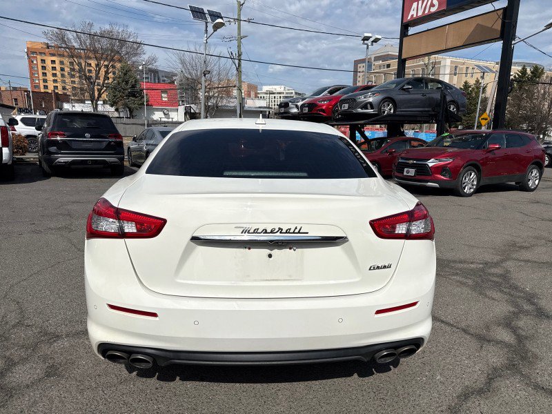 Used 2018 Maserati Ghibli image 9