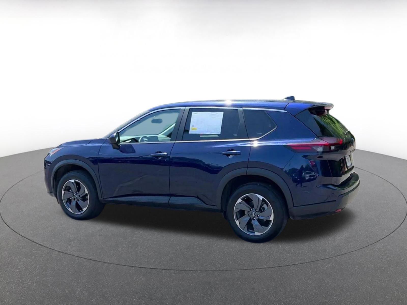Used 2025 Nissan Rogue SV FWD image 10