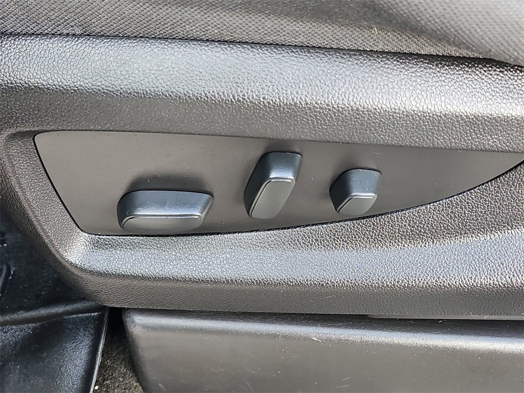 Used 2018 Chevrolet Silverado 1500 LT w/ All Star Edition image 21