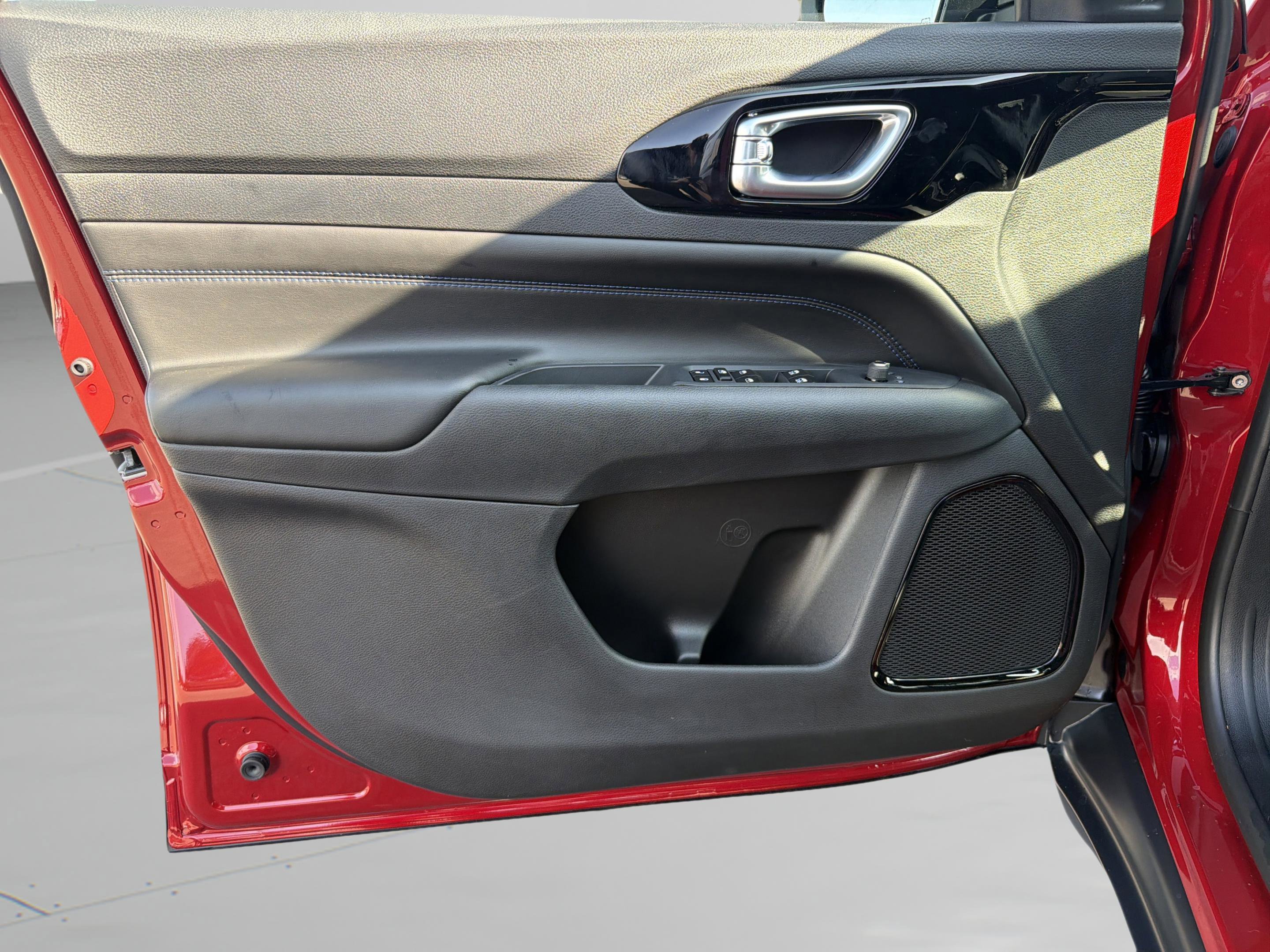 New 2026 Jeep Compass Latitude AWD/4WD image 23