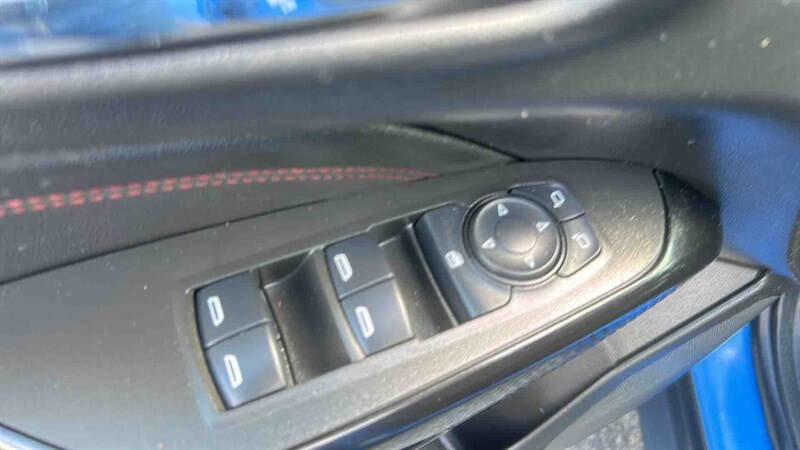 Used 2024 Chevrolet Trax RS FWD image 19