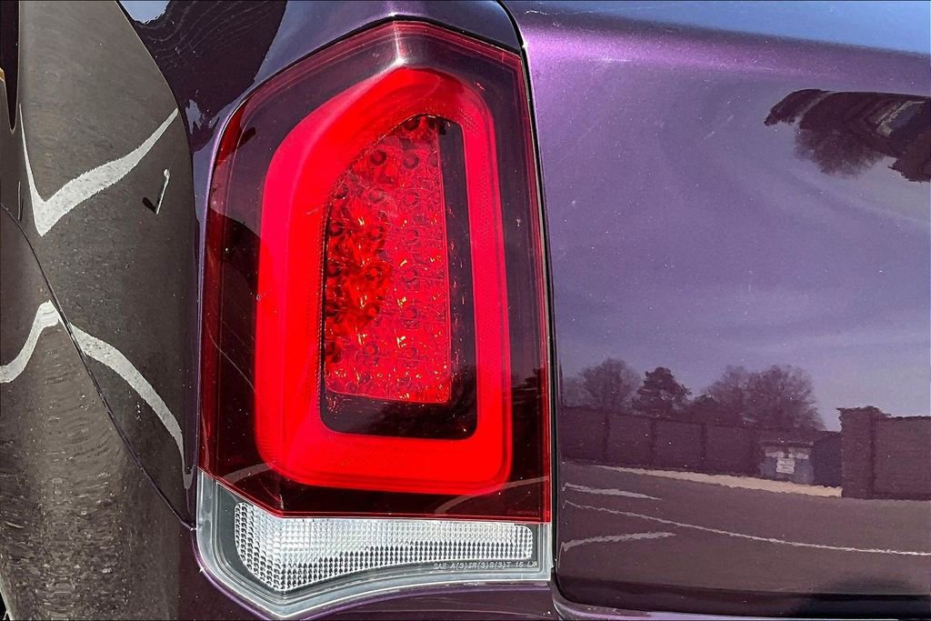 Used 2021 Chrysler 300 Touring w/ Sport Appearance Package image 21