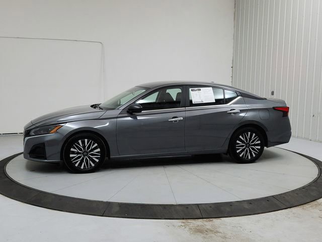 Used 2025 Nissan Altima 2.5 SV image 4