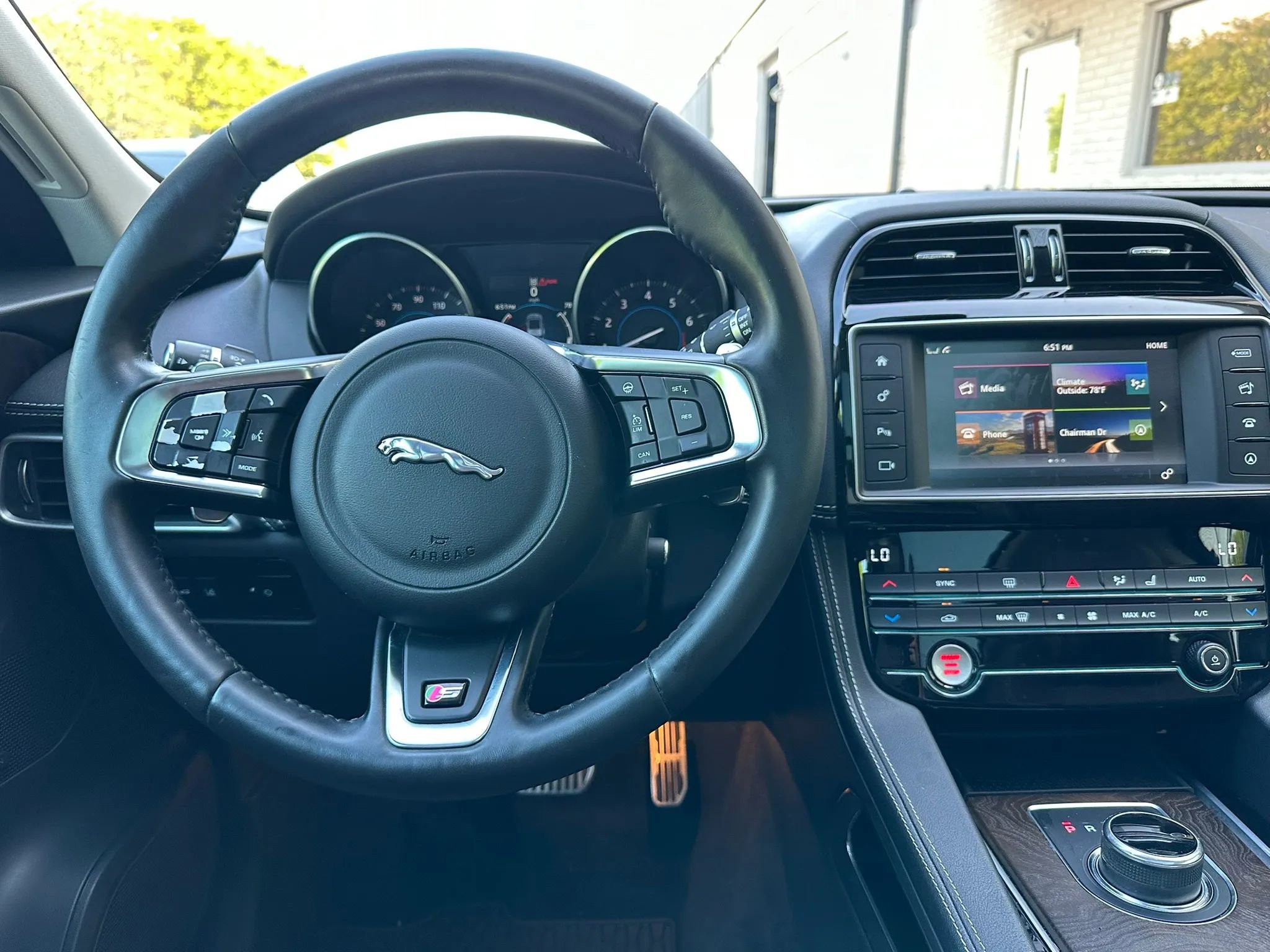 Used 2017 Jaguar F-PACE S AWD/4WD image 27