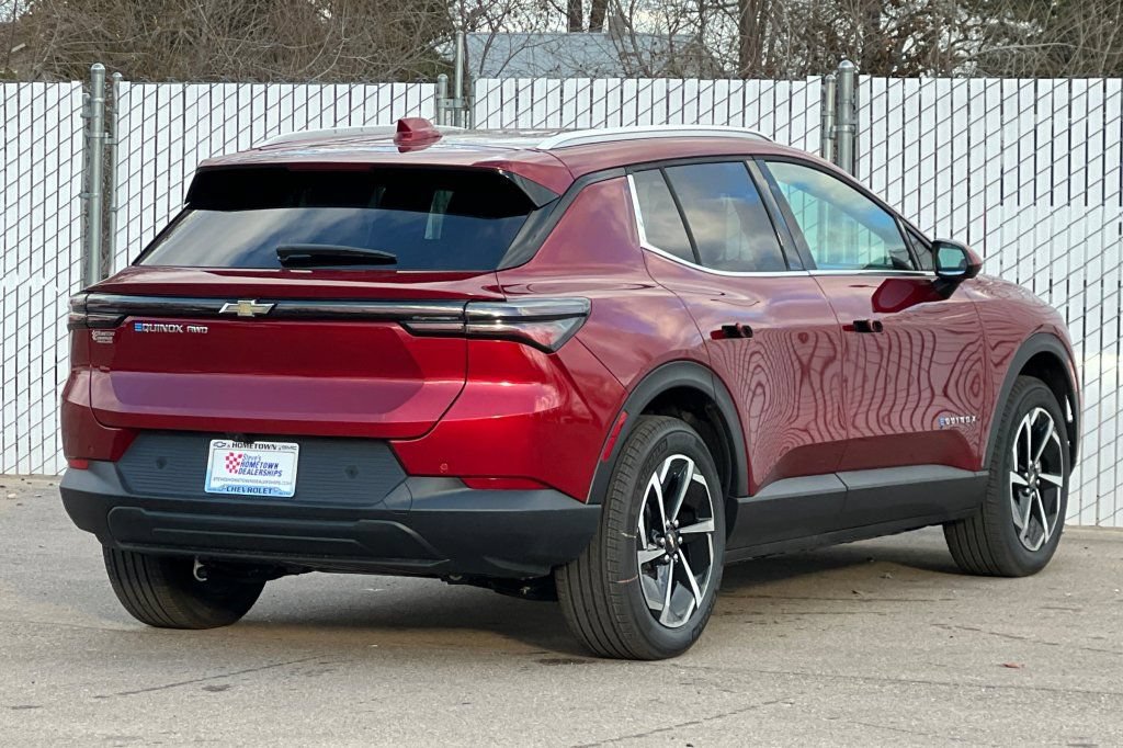 New 2026 Chevrolet Equinox EV LT AWD/4WD image 4