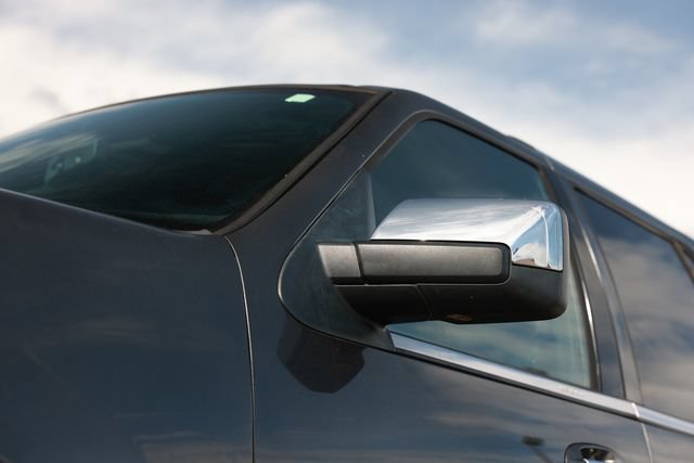 Used 2016 Lincoln Navigator Select RWD image 42