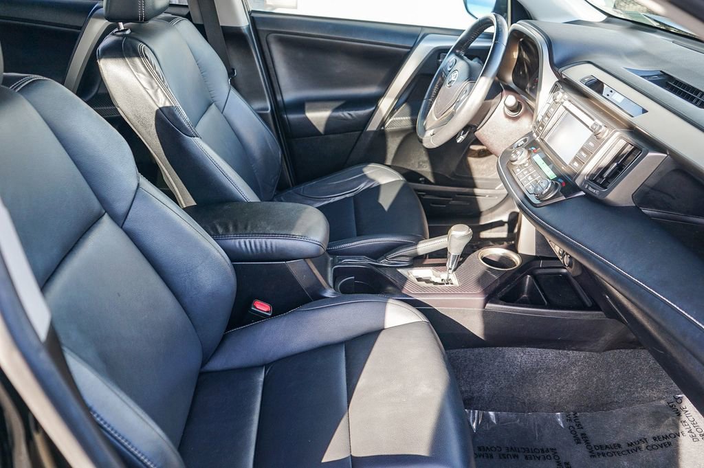 Used 2015 Toyota RAV4 Limited image 17