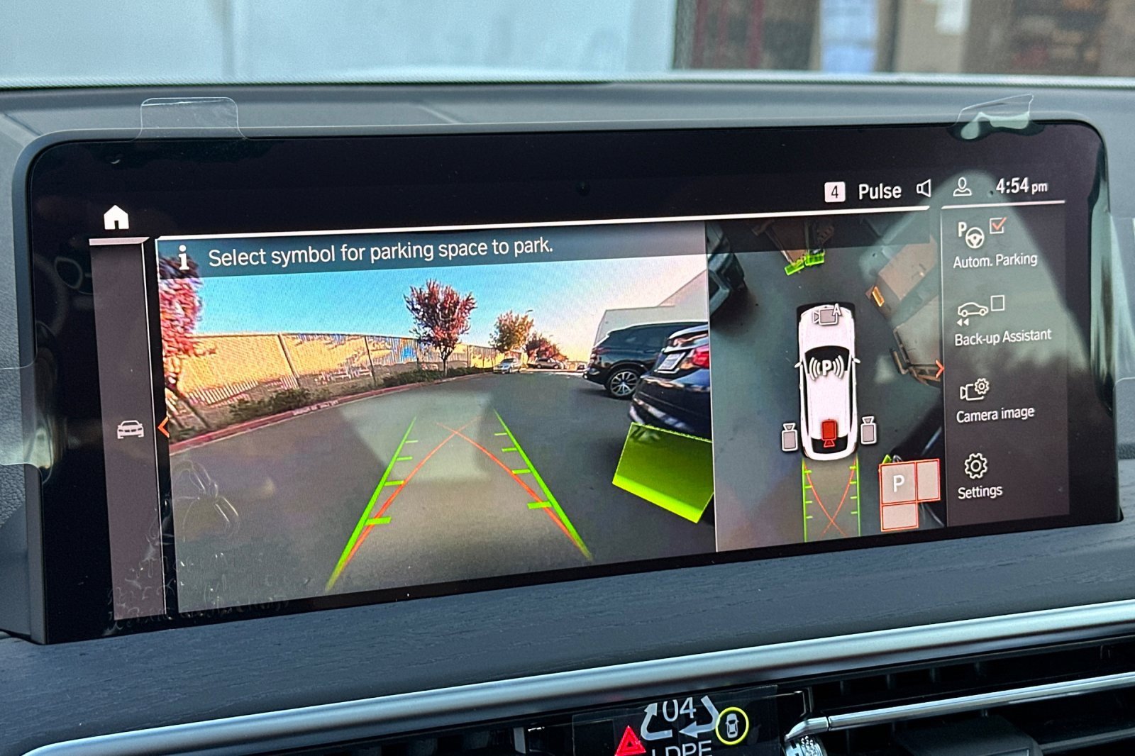 New 2025 BMW X4 xDrive30i w/ Convenience Package image 17