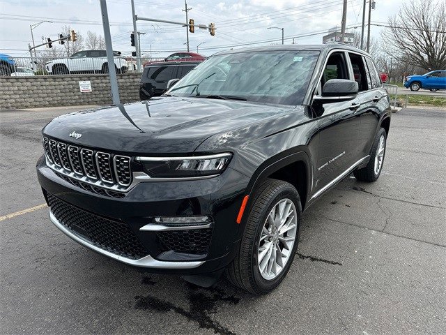 Used 2024 Jeep Grand Cherokee Summit w/ Adv Protech Group IV image 2